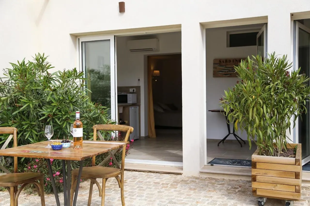 Domaine De La Font Des Peres - Teritoria Hotel Le Beausset Vendégház